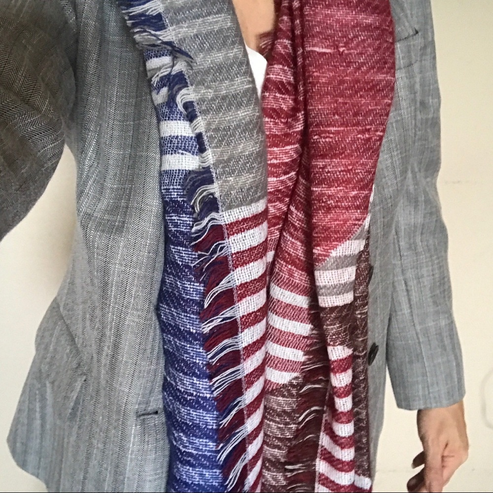Pretty scarf with lines!